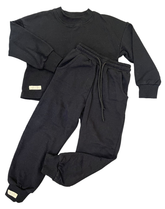 5-6Y Aspen tracksuit set in black - Carter & Me